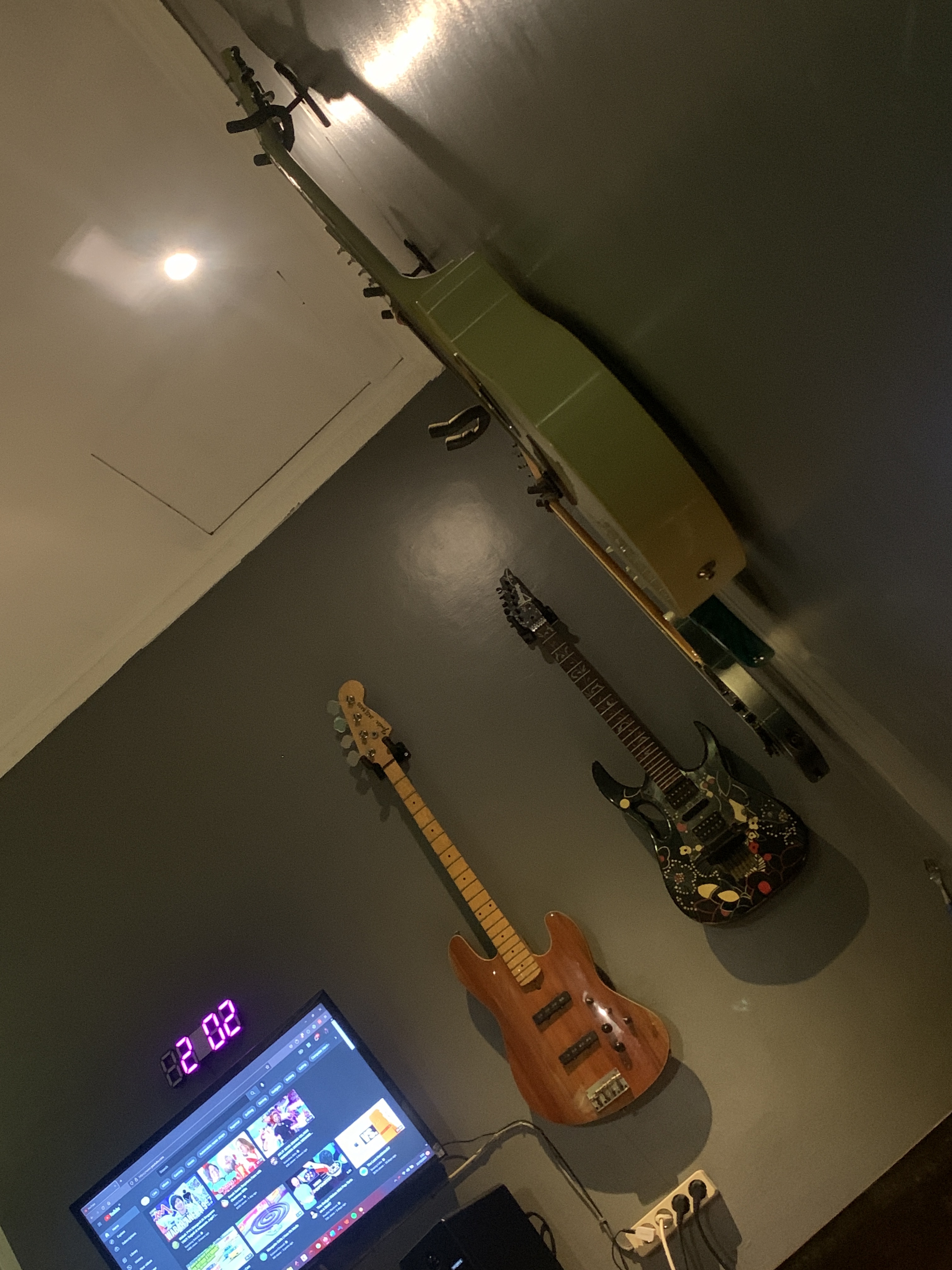 Music critique and check